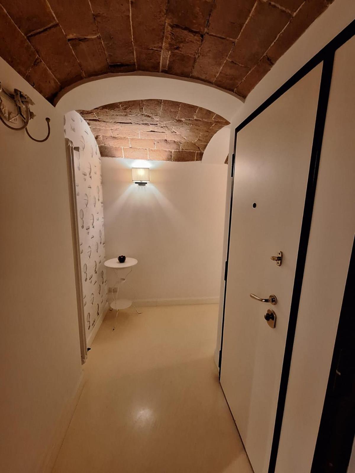 Cozy & Charming Florentine Hideaway By Oteego Флоренція Екстер'єр фото
